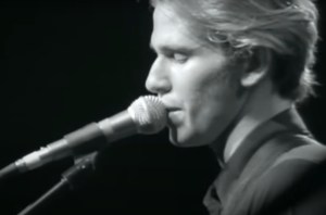 Lifehouse Hanging by a Moment