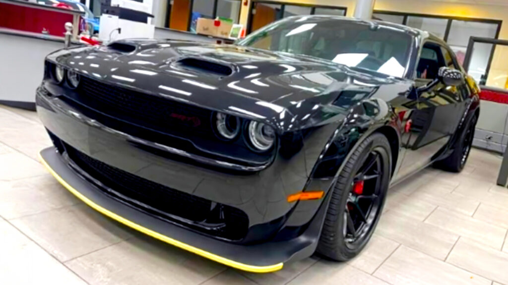 Thieves Celebrate Stealing Sports Cars By Doing Donuts Outside Dealership