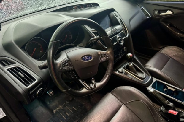 No Reserve: 2018 Ford Focus ST