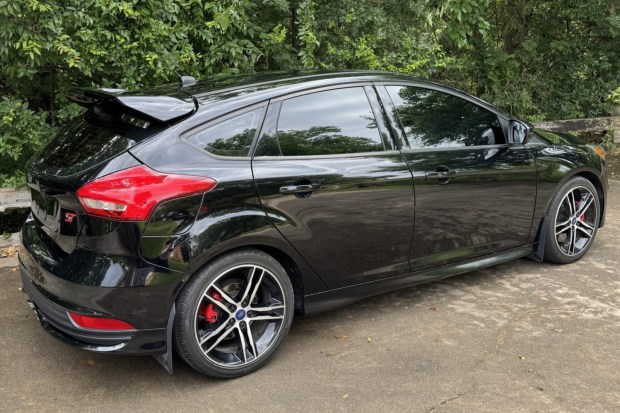 No Reserve: 2018 Ford Focus ST